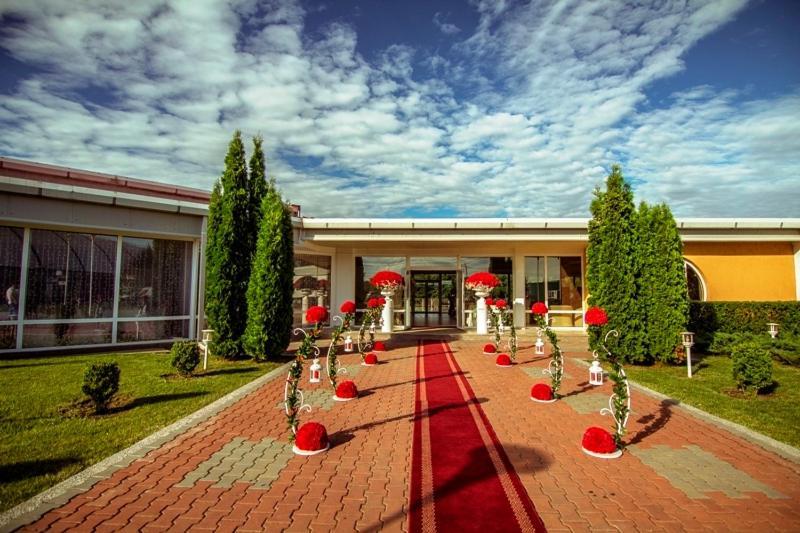 Hotel Star Питешти Экстерьер фото