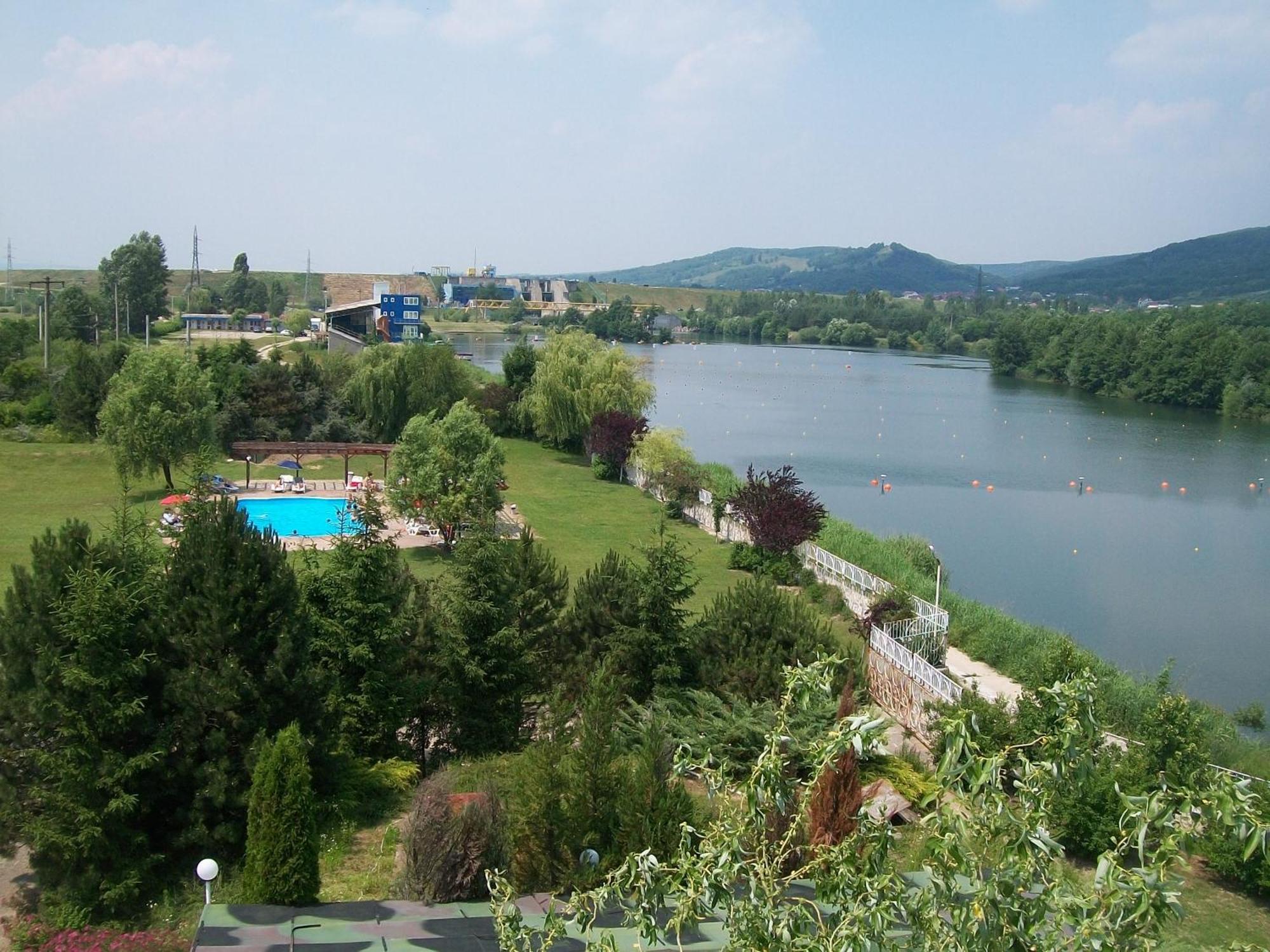 Hotel Star Питешти Экстерьер фото