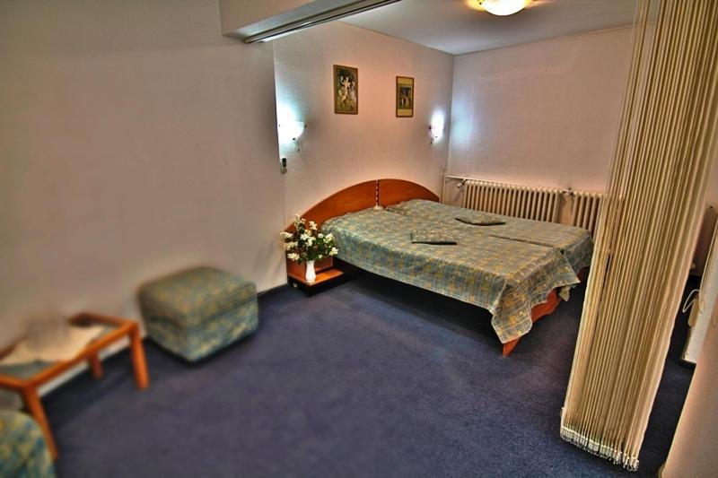 Hotel Star Питешти Номер фото