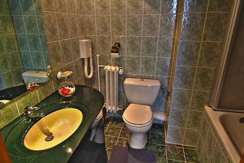 Hotel Star Питешти Номер фото